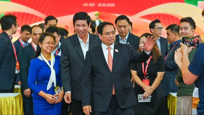 Thủ tướng dự tổng duyệt Hội chợ mùa Thu 2025